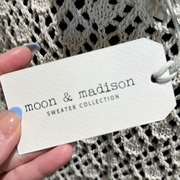 Nwt moon and Madison sweater collection Elegant Cream Open-Knit Sweater - Picture 5 of 5